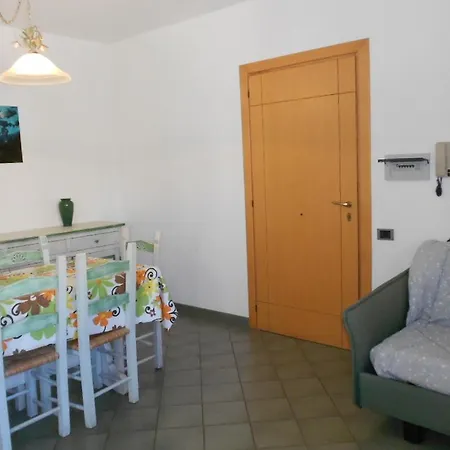 Girasole Sul Mare ,new Kitchen With Wash Disher , Air Conditioning, Garage Moto, 200 M From Centre, 300 M From ,wifi, Lejlighed *