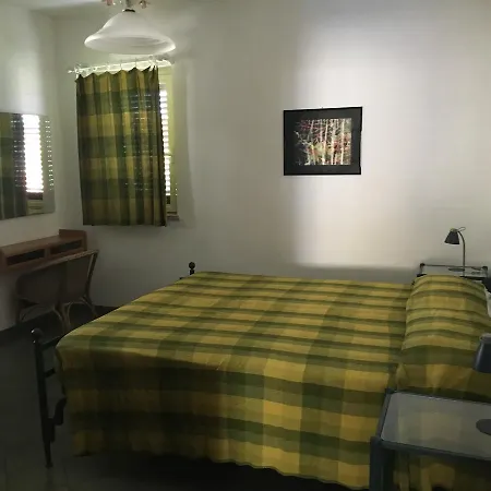 Girasole Sul Mare ,new Kitchen Washdisher , Air Conditioning, Garage Moto, 200 M From Centre, 300 M From ,wifi, Cin *