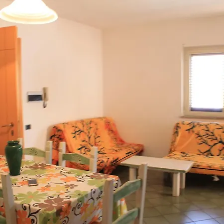 Lejlighed Girasole Sul Mare ,new Kitchen With Wash Disher , Air Conditioning, Garage Moto, 200 M From Centre, 300 M From ,wifi,