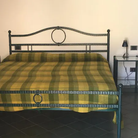 Girasole Sul Mare ,new Kitchen Washdisher , Air Conditioning, Garage Moto, 200 M From Centre, 300 M From ,wifi, Cin *