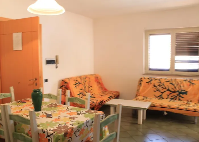 شقة Girasole Sul Mare ,new Kitchen With Wash Disher , Air Conditioning, Garage Moto, 200 M From Centre, 300 M From ,wifi,